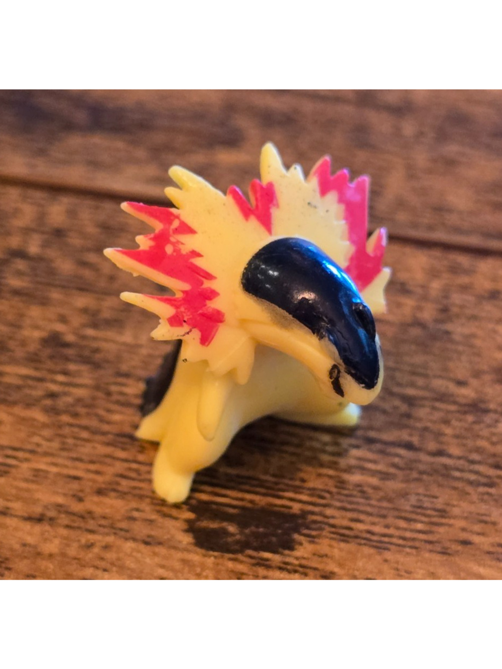 vintage 1999 Tomy CGTSJ 1in Typhlosion Pokémon figure